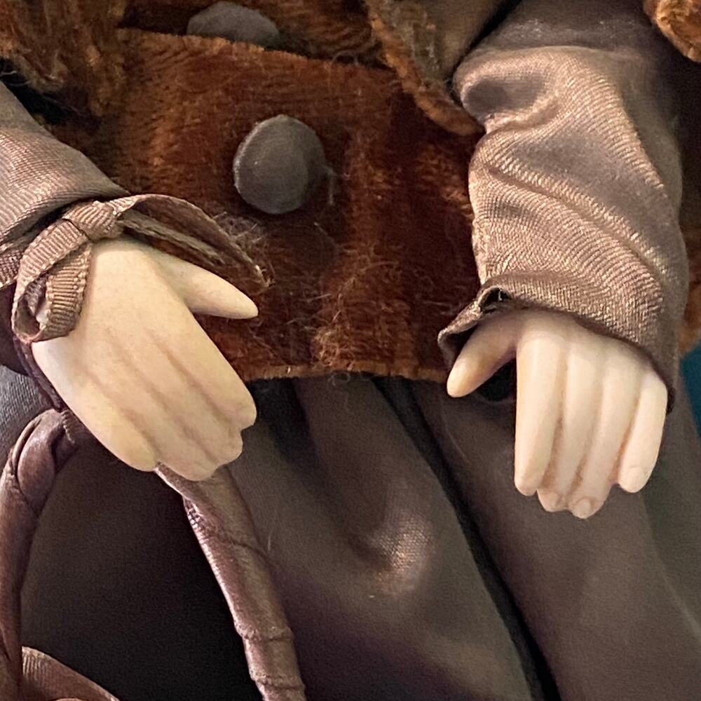 Vtg Porcelain Doll Brown Eyes Lashes Brunette Wavy Hair Shoes Umbrella Stand - Picture 9 of 13